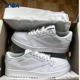 Giày sneaker nữ trắng phối đồ